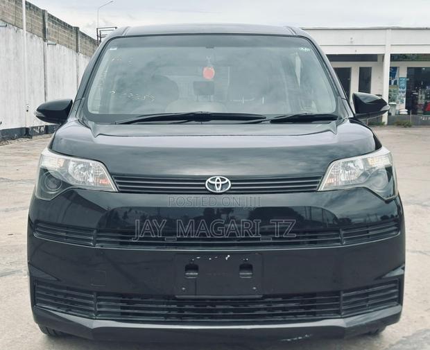 Toyota Spade 2014 Black