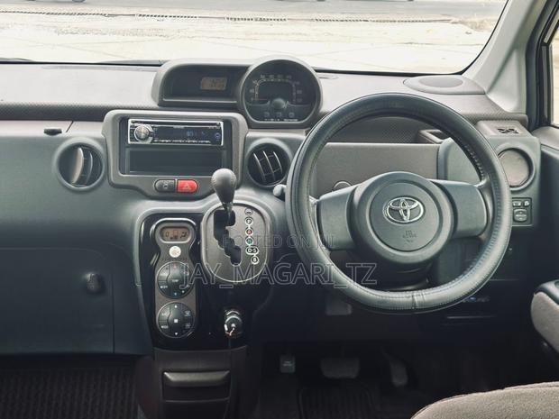 Toyota Spade 2014 Black