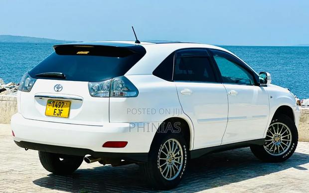 Toyota Harrier 2006 White