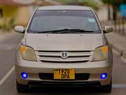 Toyota IST 2005 Gold for sale