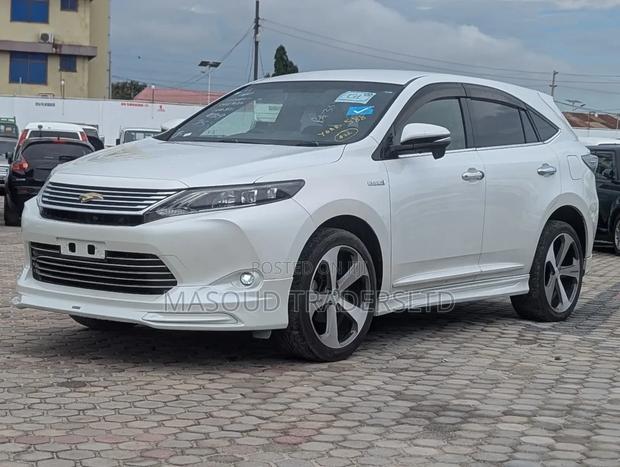 Toyota Harrier 2.5 Hybrid 4WD 2017 White