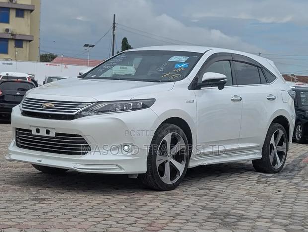 Toyota Harrier 2.5 Hybrid 4WD 2017 White
