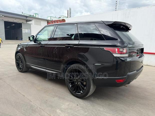 Land Rover Range Rover Sport HSE 4dr SUV 4WD (3.0L 6cyl S/C 8A) 2015
