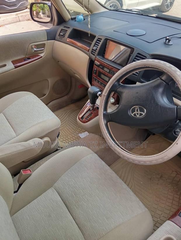 Toyota Corolla Spacio 2006 Beige