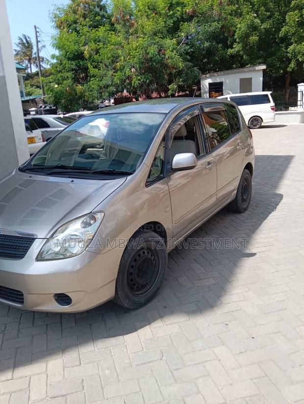 Toyota Corolla Spacio 2006 Beige