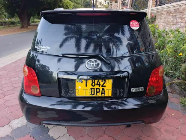 Toyota IST 2004 Black