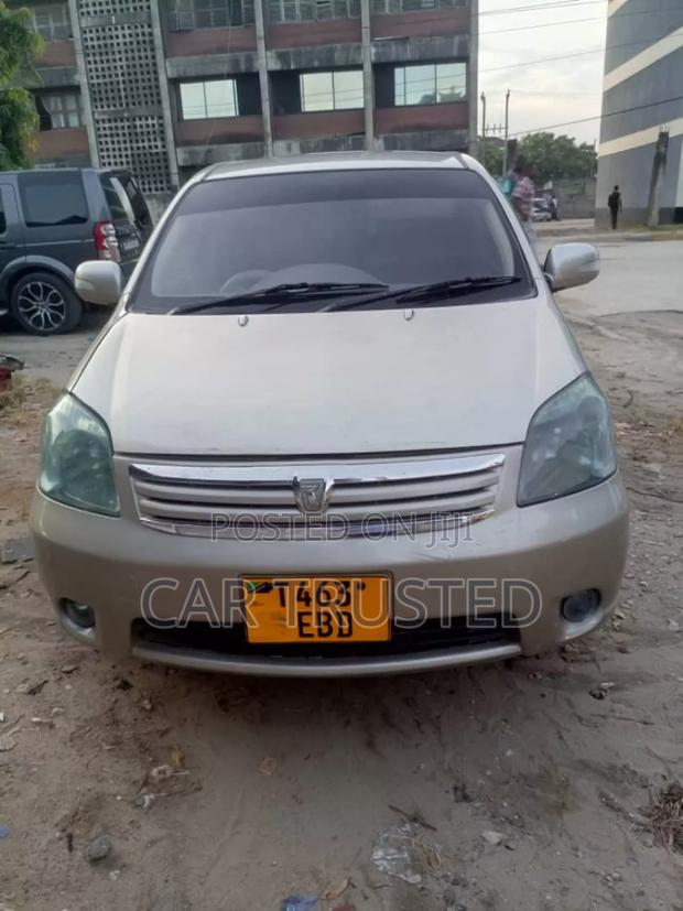 Toyota Raum 1.5 AWD 2005 Silver
