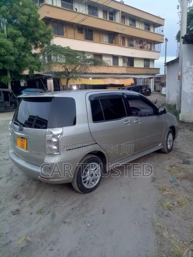 Toyota Raum 1.5 AWD 2005 Silver