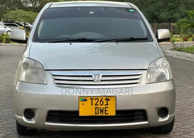 Toyota Raum 1.5 AWD 2004 Silver