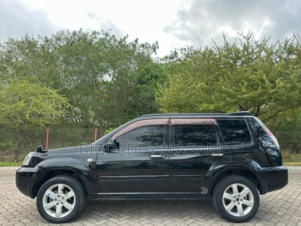 Nissan X-Trail 2006 Black