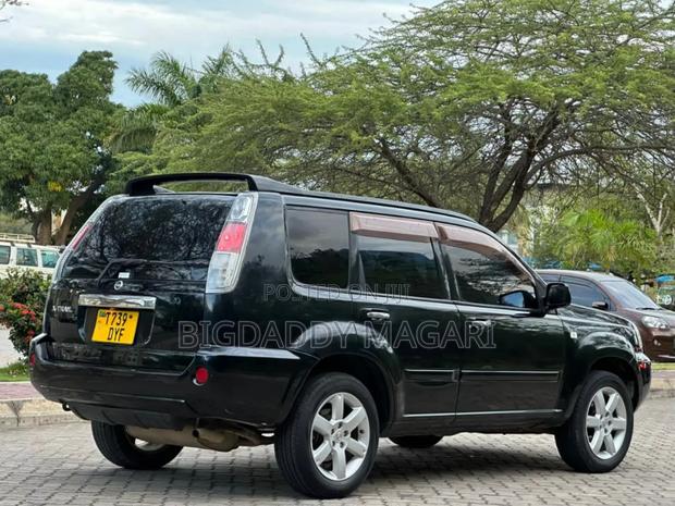 Nissan X-Trail 2006 Black