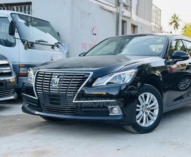 Toyota Crown 2014 Black