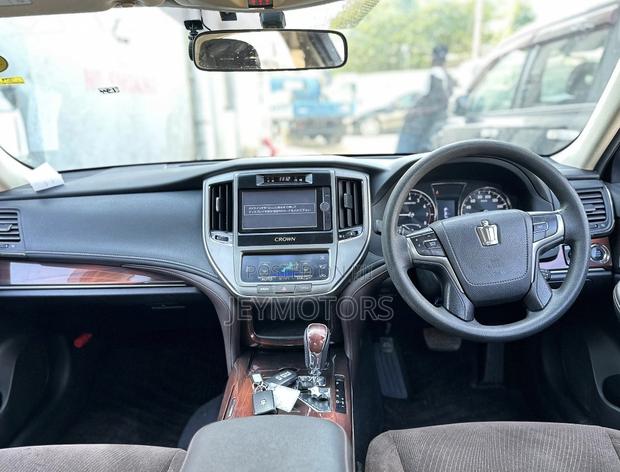 Toyota Crown 2014 Black
