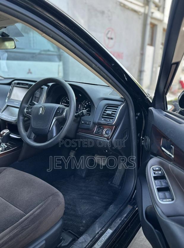 Toyota Crown 2014 Black