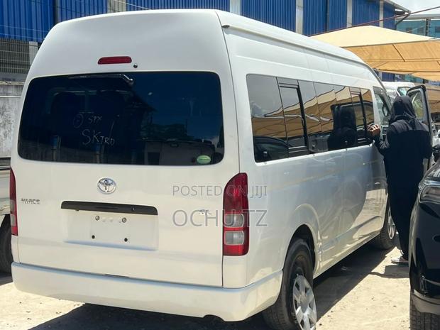 Toyota HiAce SV Premium 2013 White