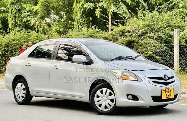 Toyota Belta 2007 Silver