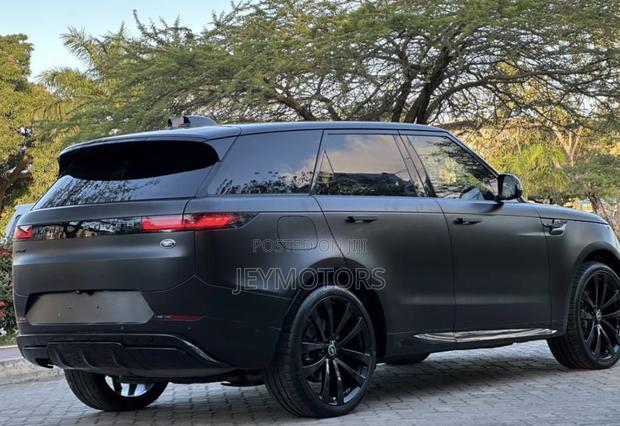 Land Rover Range Rover Sport 2022 Black