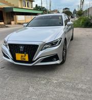 Toyota Crown 2018 Silver for sale