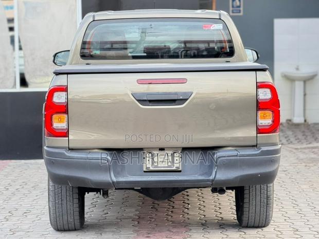 Toyota Hilux Revo Double Cab Deisel 2.4 RWD 2021 Gray