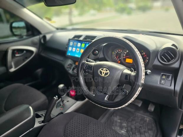 Toyota Vanguard 2011 Black