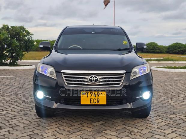 Toyota Vanguard 2011 Black