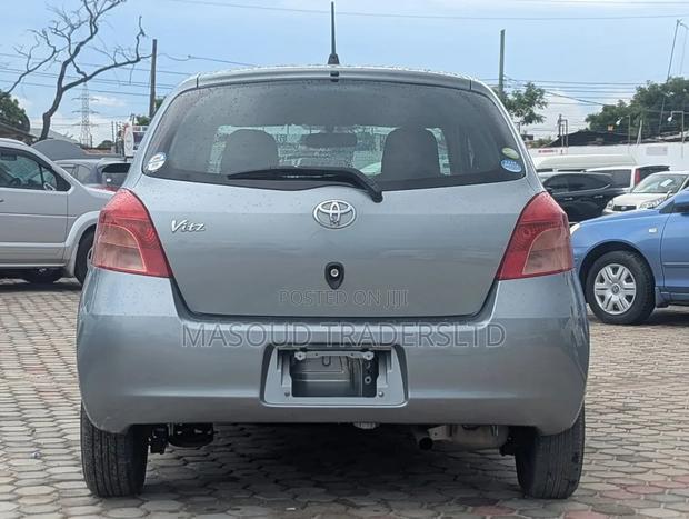 Toyota Vitz 2012