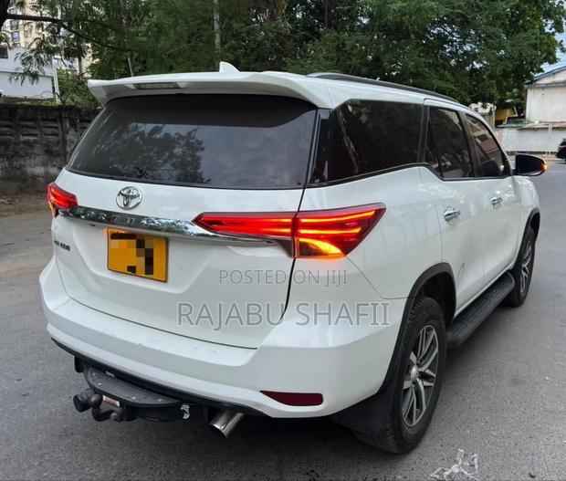 Toyota Fortuner 2.8 D AWD 2019 White