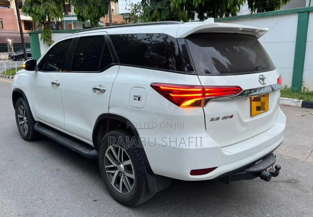 Toyota Fortuner 2.8 D AWD 2019 White