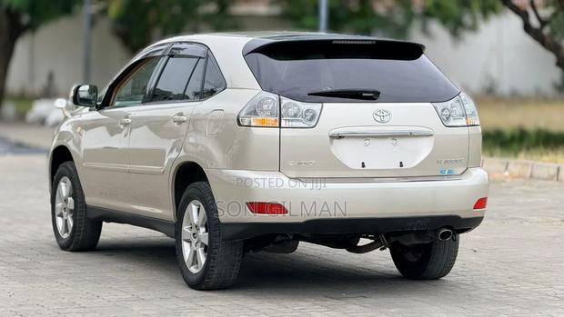Toyota Harrier 2003 Gold