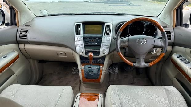 Toyota Harrier 2003 Gold