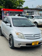 Toyota IST 2005 Silver for sale