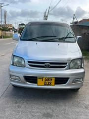Toyota Noah 2.0 AWD (8 Seater) 2004 Silver for sale