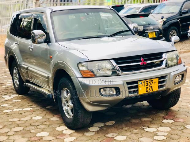 Mitsubishi Pajero 2004 Silver