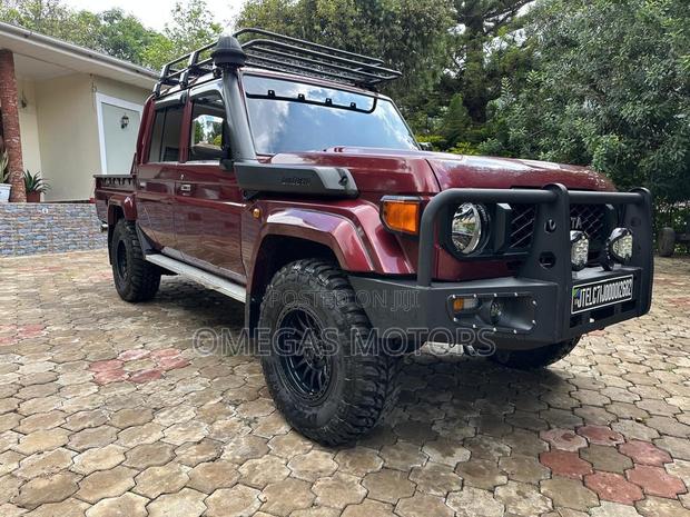Toyota Land Cruiser 4.5 V8 VXR 2021 Maroon