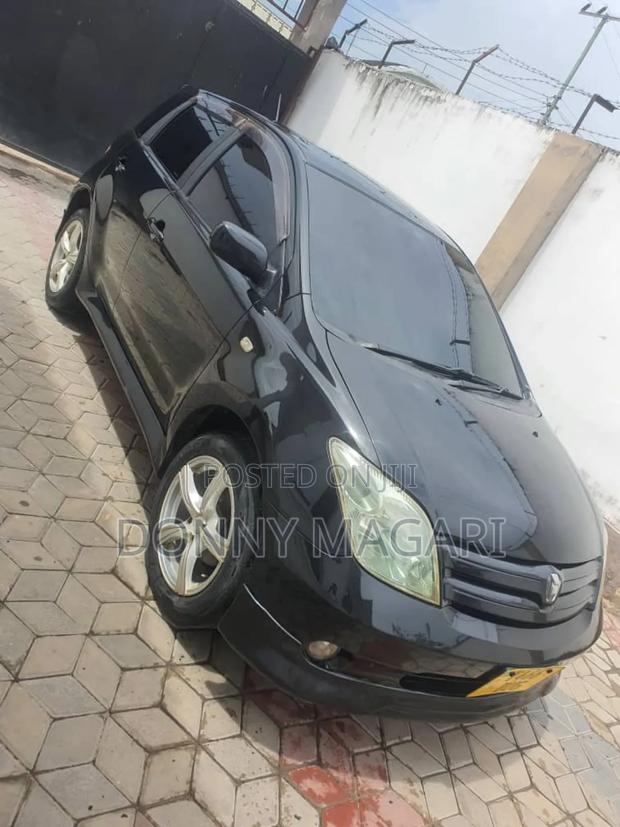 Toyota IST 2005 Black