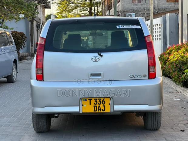 Toyota Opa 1.8 AWD 2005 Silver
