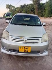 Toyota Raum 1.5 AWD 2004 Silver for sale