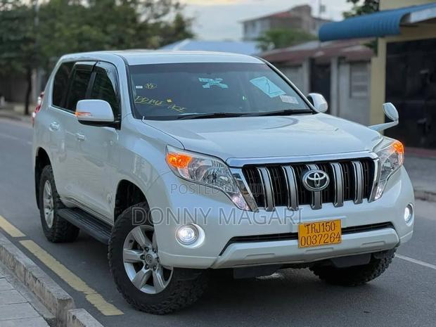 Toyota Land Cruiser 2018 White