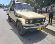 Toyota Land Cruiser 4x4 2005 Gold for sale