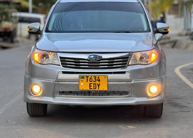Subaru Forester 2.0D X 2011 Silver