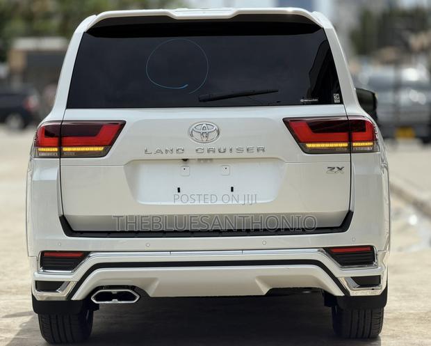 Toyota Land Cruiser 2023 White