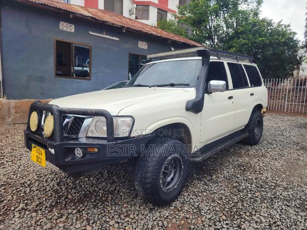 Nissan Patrol 2014 White