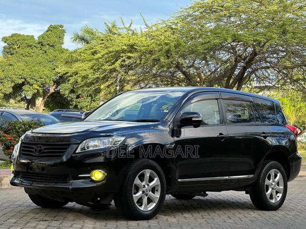 Toyota Vanguard 2011 Black