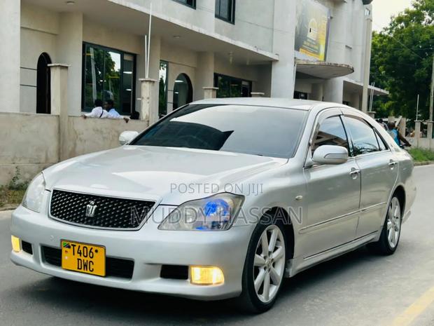 Toyota Crown 2006 Silver