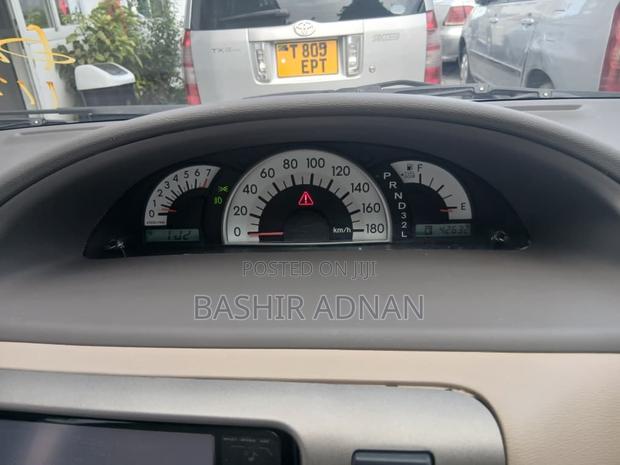 Toyota Raum 2008 Silver