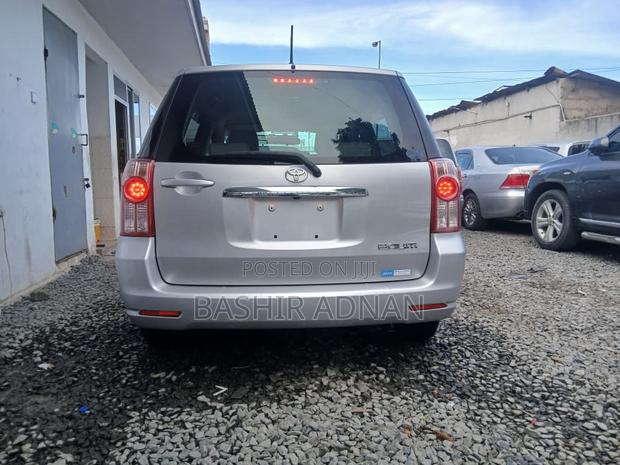 Toyota Raum 2008 Silver