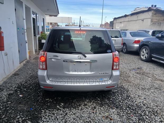 Toyota Raum 2008 Silver