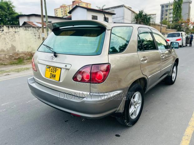 Toyota Harrier 2.2 16V 2001 Silver