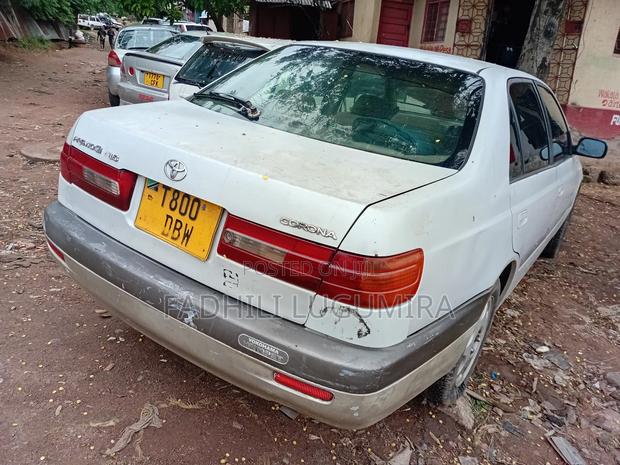 Toyota Corona Premio 2001 White