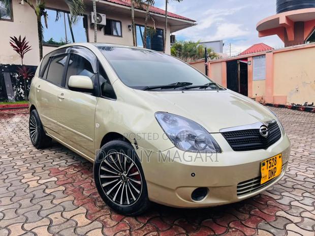 Toyota Corolla Spacio 1.5 X 2006 Gold